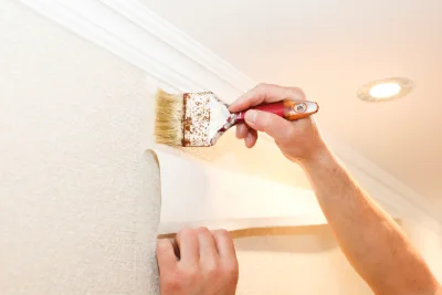 Pose de papier peint à Olmiccia — revêtements muraux et toiles de verre
